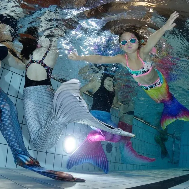 photo des petites sirènes ont découvert le mermaiding lors de l’animation proposée à la piscine de coulaines par leslie penha. ici mila esperon.  ©  didier lévêque