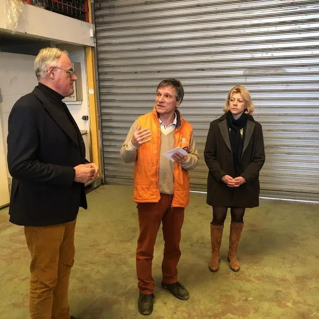 photo jeudi 16 février 2023, le président du conseil départemental de l’orne, christophe de balorre, a rendu visite à la banque alimentaire pour faire un don symbolique de cent pots de miel. « un moment très important, d’après son président pascal vigel, car si une association comme la nôtre n’est pas soutenue, elle meurt. »  ©  ouest-france