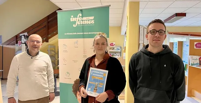 photo  laurent hubert, conseiller départemental du canton de la flèche, angélique chauveau, animatrice référente de l’info jeune, et thomas bauvais, coordinateur jeunesse, annoncent le forum jobs saisonniers qui aura lieu le samedi 4 mars, de 13 h 30 à 17 h, à l’espace gambetta  &copy;  ouest-france 