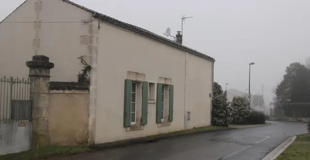 photo  la maison aux volets verts de la famille méchinaud, à boutiers.  &copy;  ouest-france 