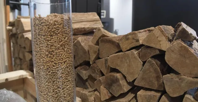 photo  des infos sur les bois et les poêles pour équiper sa maison lors de cette animation proposée par le conseil de développement du pays vallée du loir.  &copy;  archive illustration le courrier de l’ouest – marie delage. 