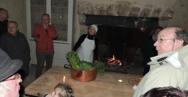 photo  la visite des cuisines.  &copy;  le maine libre 