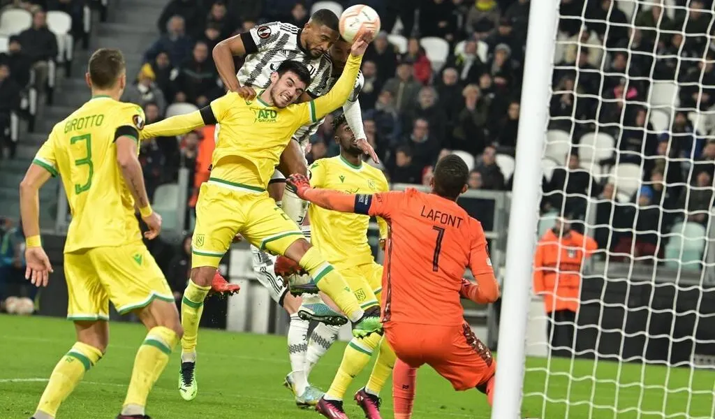 FC Nantes Juventus. L’action du potentiel penalty revue à la loupe . Sport FC Nantes Juventus. L’action du potentiel penalty revue à la loupe . Sport