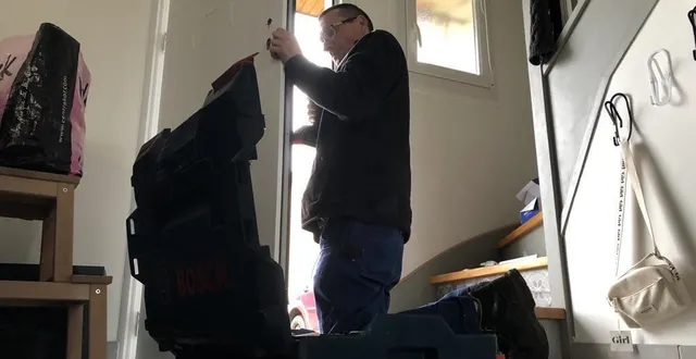 photo  plusieurs dizaines de victimes ont dû faire changer leur serrure après des cambriolages ou tentatives de cambriolages commis pendant les vacances de février au mans et dans la périphérie nord de la ville.  &copy;  le maine libre 