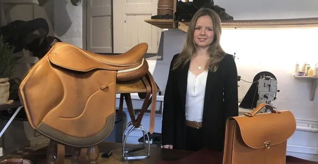 photo  mathilde costeux, 25 ans, est la première jeune artisane de la nouvelle pépinière d’entreprises de sellerie du haras du pin.  &copy;  ouest-france 