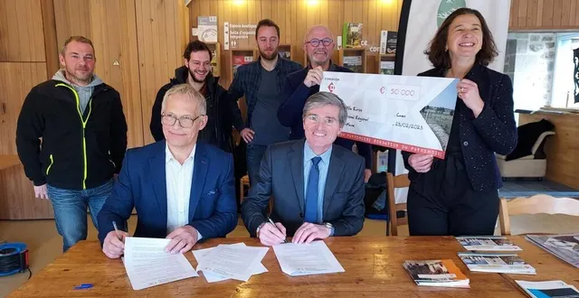 photo  une convention a été signée jeudi 23 février 2023, entre la fondation du patrimoine et le parc naturel normandie-maine.  &copy;  ouest-france 
