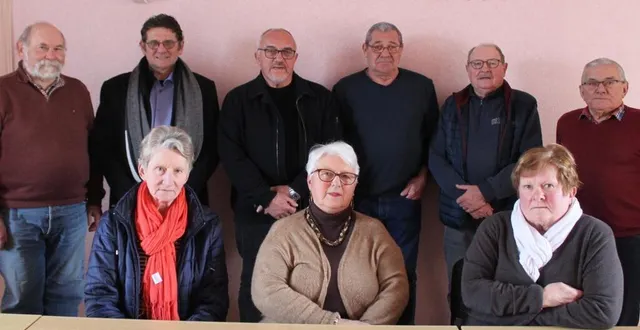 photo  le bureau : jean-marc ory, etienne bouglé, joseph harivel, dany collet, jean-luc labelle, claude boutruche, christiane legarçon, liliane chapelier et ghislaine besnier.  &copy;  le maine libre 