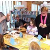 photo myriane lefèvre est monitrice de quilling à la médiathèque.