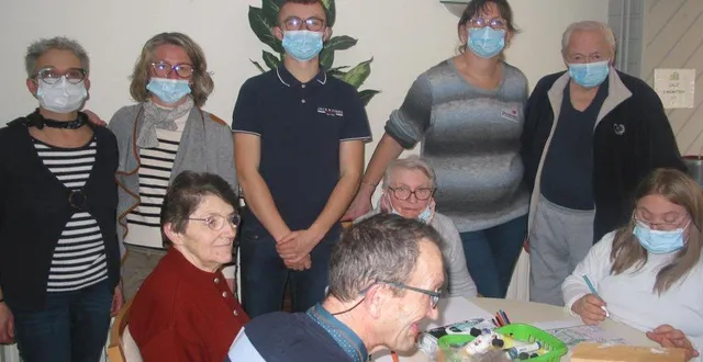 photo  au cours de la réunion inter-structures, mardi, avec les animateurs des trois structures.  &copy;  ouest-france 