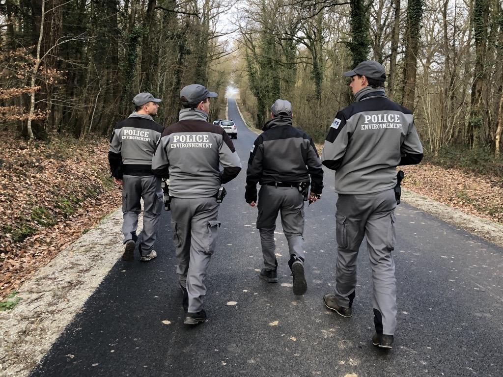 REPORTAGE. Avec La Police De L’environnement Lors De Contrôles Des ...