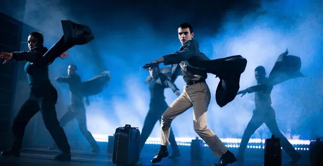 photo  stories est un spectacle dansé qui mélange jazz, claquettes et danse urbaine.  &copy;  alexinho mougeolles 