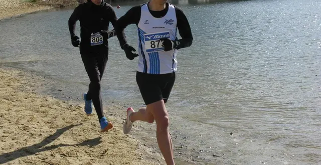 photo  antoine gasnier (sco angers) s’est facilement imposé lors du cross du houssay à spay.  &copy;  le maine libre 