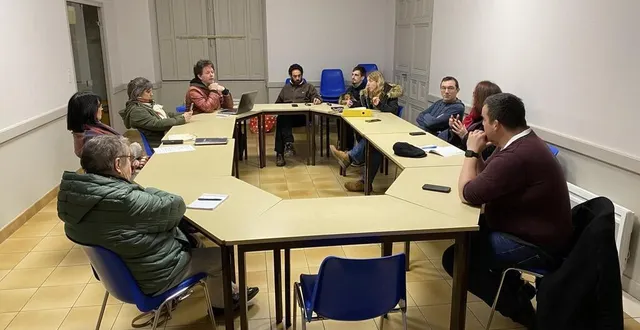 photo  une dizaine d’adhérents ont assisté à l’assemblée générale de l’amap de mayet qui se déroulait au centre culturel.  &copy;  le maine libre 