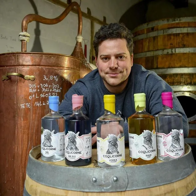 Le gin d’Ugo Fuchs, à la tête de la distillerie Coqlicorne a eu la médaille d’argent. archives photo le gin d’ugo fuchs, à la tête de la distillerie coqlicorne a eu la médaille d’argent. © archives