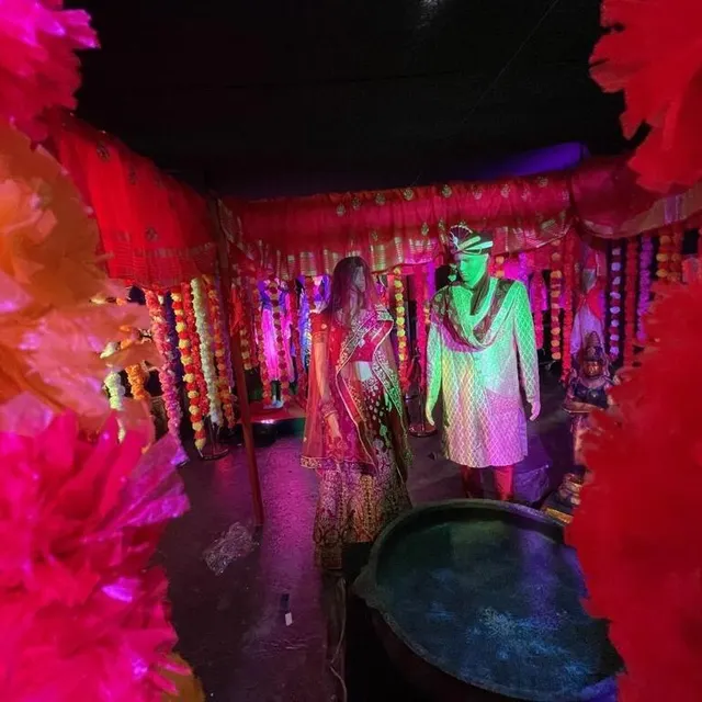 photo une scène de mariage indien entièrement reconstituée.  ©  ouest-france