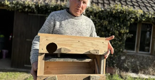 photo  jean-yves renvoisé avec l’un de ses nichoirs. ils peuvent abriter une chouette chevêche et sa portée.  &copy;  ouest-france 