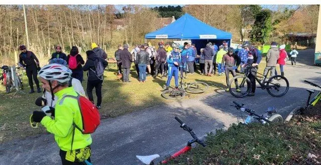 photo  plus de 1 000 randonneurs, à pied ou à vélo, ont participé, dimanche 26 février,à la rando nature organisée par les copains du vélo et les randonneurs parignéens. selon les organisateurs, le parcours challois a été apprécié par les participants.  &copy;  les copains du vélo et les randonneurs parignéens 