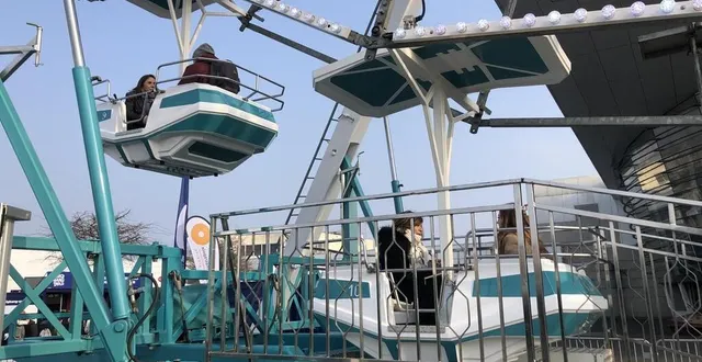 photo  la grande roue du big bang de l’emploi, où les recruteurs passent des entretiens.  &copy;  ouest-france 