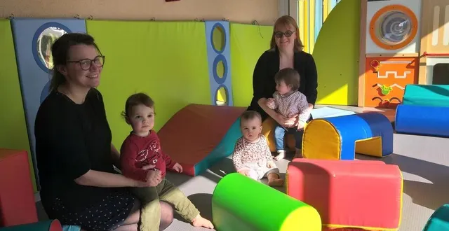 photo  camille drouet et émilie metge du centre social loir et bercé invitent le public à la semaine nationale de la petite enfance, mercredi 22 et samedi 25 mars 2023.  &copy;  le maine libre 