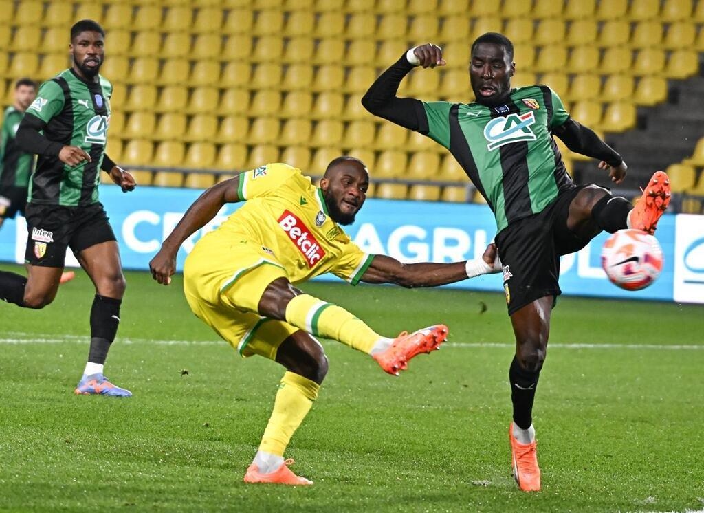 Psg Fc Nantes Une Défense à 5 Face à Mbappé And Co Ganago Devant Sport Fougè 8161