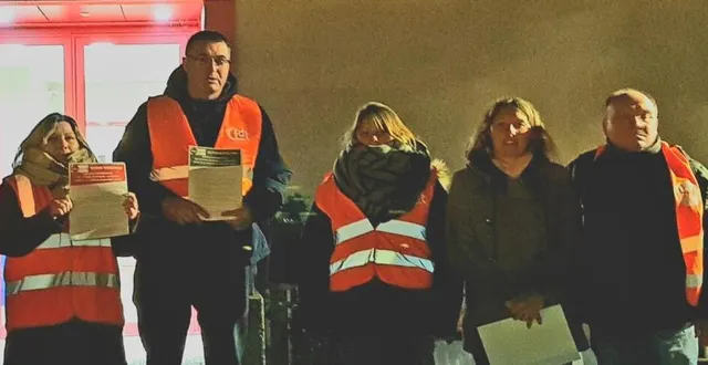 photo  des agents du service technique ont été reçus par les élus.  &copy;  le maine libre 