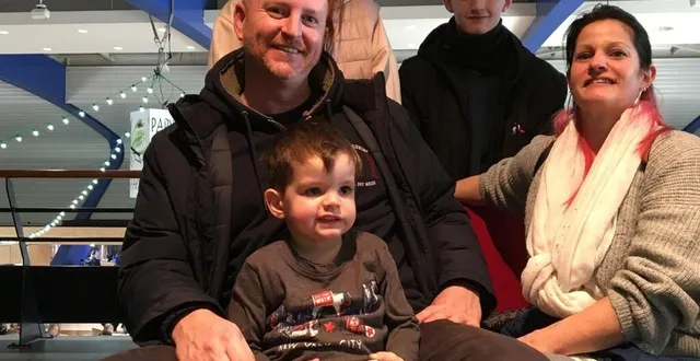 photo  mathieu, le papa, a pris du plaisir à jouer à mario kart avec son fils logan (3 ans), tandis qu’angélique, la maman, veillait sur ses deux ados lilou (12 ans) et lucas (16 ans), fans de mangas.  &copy;  le maine libre 