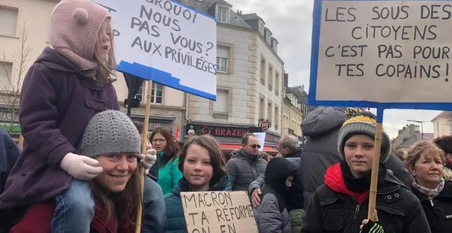 photo  le cortège était fourni à argentan, mardi 7 mars 2023, pour la manifestation contre la réforme des retraites.  &copy;  ouest-france 