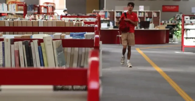 photo  à la médiathèque louis-aragon, au mans (sarthe).  &copy;  archives ouest-france 