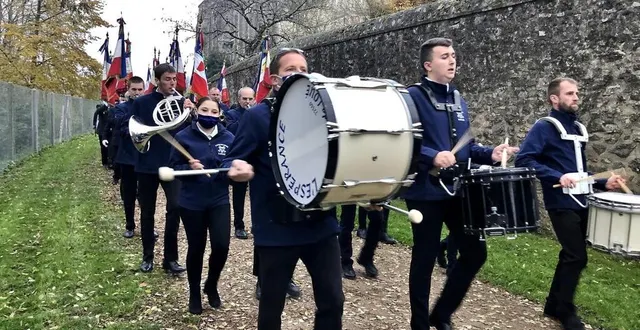 photo  la batterie-fanfare de l’espérance de loué, lors du congrès départemental du souvenir français, à solesmes, en novembre 2021.  &copy;  archives ouest-france 