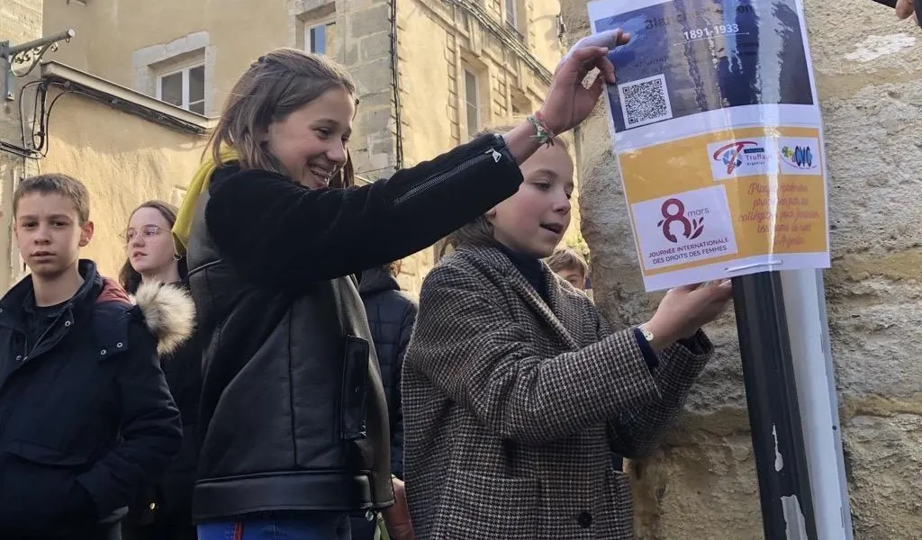 EN IMAGES. Ces jeunes élèves ont rebaptisé des rues d’Argentan avec des