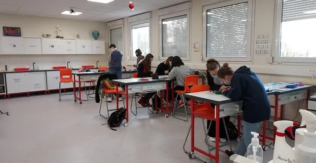 photo  les classes ont été rénovées récemment au collège delivet.  &copy;  archives ouest-france 