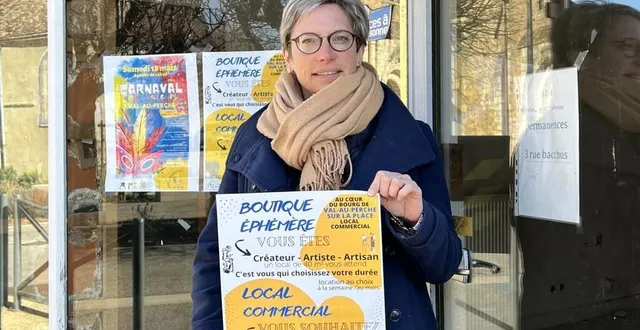 photo  heidy moulin, conseillère municipale, devant la boutique éphémère qui ne devrait pas rester vide longtemps.  &copy;  ouest-france 