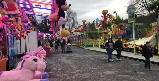 photo  la fête foraine de flers, dans l’orne, aura lieu du 10 mars au 19 mars 2023 sur le parking du château.  &copy;  archives 