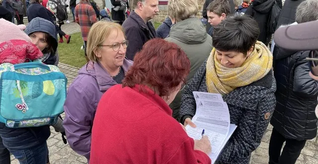 photo  la pétition pour le maintien de la cinquième classe à l’école de ségrie-fontaine, dans l’orne, a obtenu plus de 150 signatures.  &copy;  ouest-france 