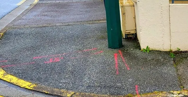 photo  des marquages colorés ont été tracés sur la voirie et les trottoirs.  &copy;  ouest-france 