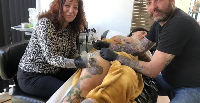 photo  corinne et pierre-yves ont ouvert leur salon de tatouage le 17 octobre 2022 à noyen-sur-sarthe.  &copy;  ouest-france 