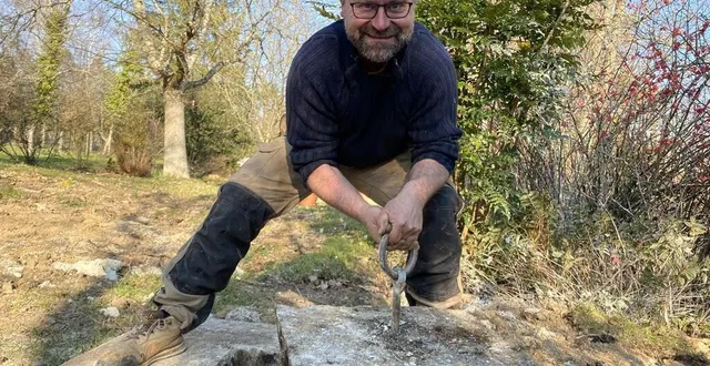 photo  tombé dans les abîmes de l’oubli, le métier de puisatier ne compte plus qu’une seule personne en sarthe, pascal ribet, 48 ans.  &copy;  ouest-france 
