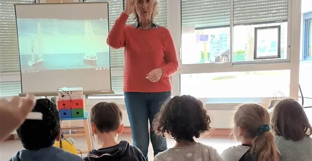 photo  de beaux échanges et des dialogues pertinents entre catherine chabaud et près de 130 jeunes élèves attentifs aux belles aventures de l’exploratrice et à la cause qu’elle défend.  &copy;  ouest-france 