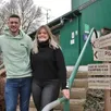 photo max swiatkiewiez et amélie lebreton sont les nouveaux gérants du camping municipal de sablé-sur-sarthe depuis mars 2023.