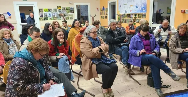 photo  une assemblée nombreuse et intéressée était présente pour la réunion d’information d’une amap à la ferté-bernard.  &copy;  le maine libre 