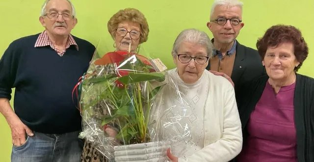 photo  le bureau du club de la détente a officiellement remercié geneviève lavollay pour son dévouement.  &copy;  ouest-france 