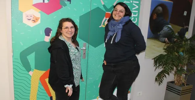 photo  cindy guyot et eléna christofides à l’accueil et à l’animation loisirs.  &copy;  ouest-france 