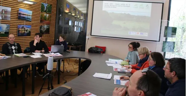 photo  le nouveau dispositif intitulé mesures agro-environnementales et climatiques a été présenté aux exploitants agricoles, à qui il est destiné.  &copy;  ouest-france 