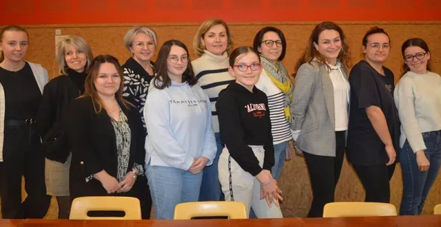 photo  les nouvelles dirigeantes du groupe de danse clin d’œil.  &copy;  le maine libre 