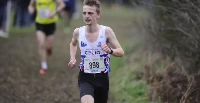 photo  armand marolleau s’épanouit dans les labours.  &copy;  co – christophe bernard 