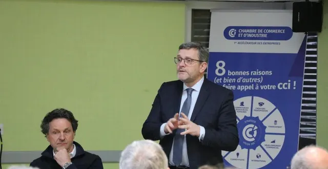 photo  philippe bolo, député de la 7e circonscription du maine-et-loire, a échangé, lundi 13 mars au soir, à segré-en-anjou bleu, avec des dirigeants d’entreprise inquiets face à la hausse des prix de l’énergie.  &copy;  ouest-france 