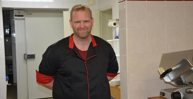 photo  antony béchet va reprendre, jeudi 16 mars 2023, la boucherie de l’iton.  &copy;  ouest-france 