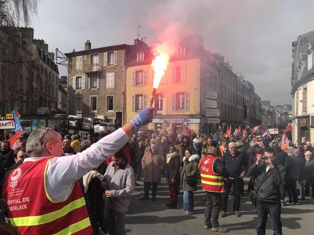 On Est Toujours En Colère à Morlaix Contre La Réforme Des Retraites Ils Continuent Le