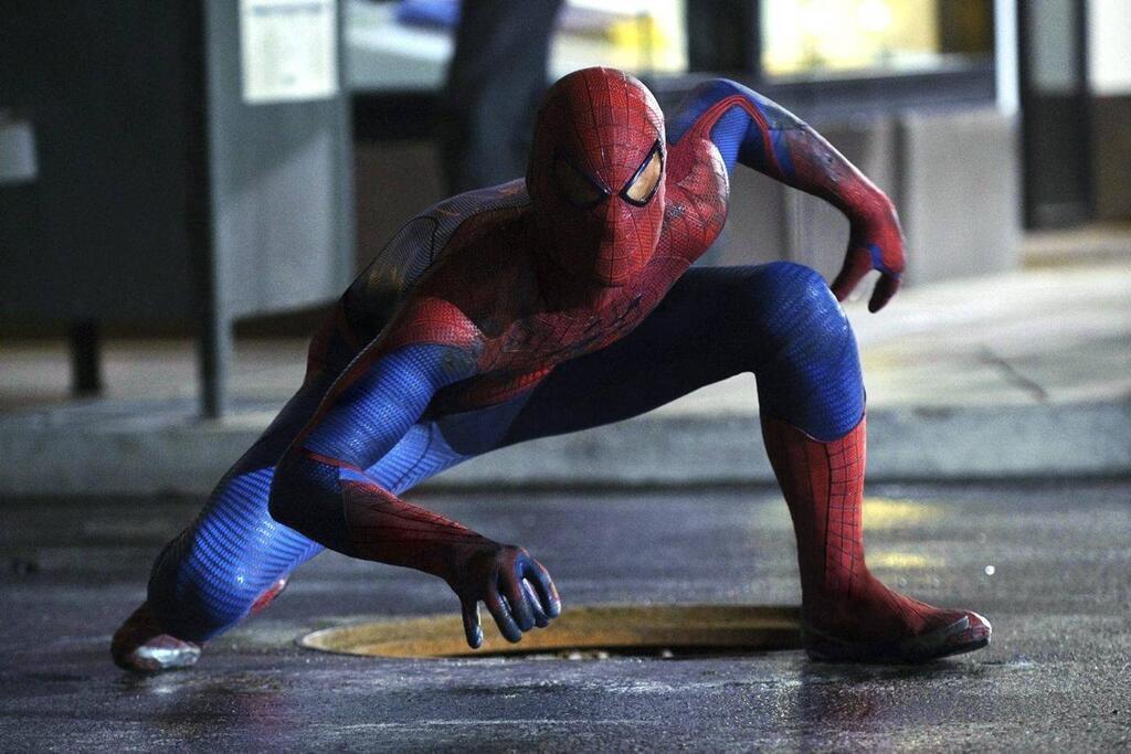 Des gendarmes arrêtent Spider-Man alcoolisé au volant d'une voiture