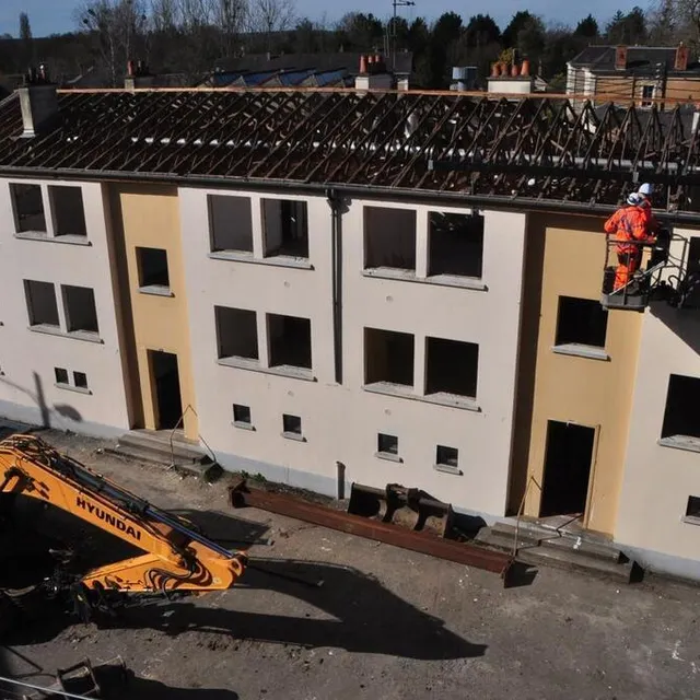 photo le bâtiment principal avait été vidé et « désossé » au préalable.  ©  le maine libre